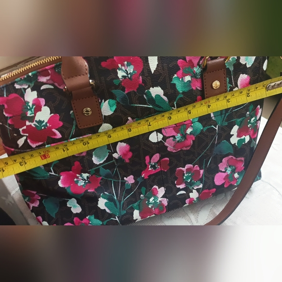 Authentic Calvin Klein coated PVC signature floral satchel cum crossbody bag - Picture 11 of 12